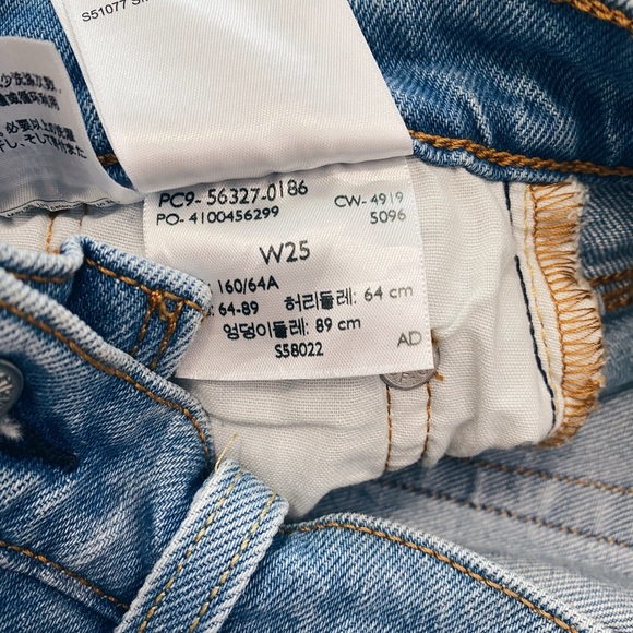 Levi 501 Shorts - Picture 3 of 3